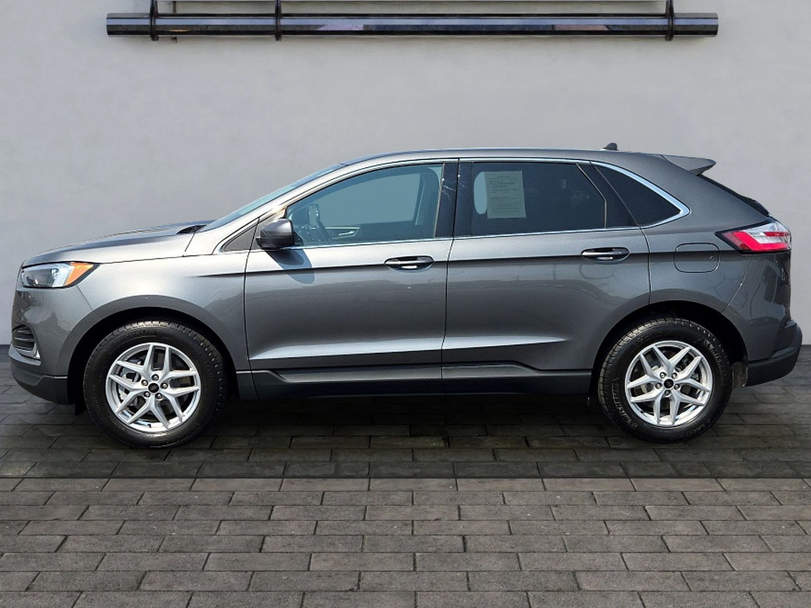 Certified 2024 Ford Edge SEL w/ Convenience Package AWD/4WD image 6
