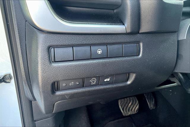 Used 2024 Nissan Rogue SV AWD/4WD image 31