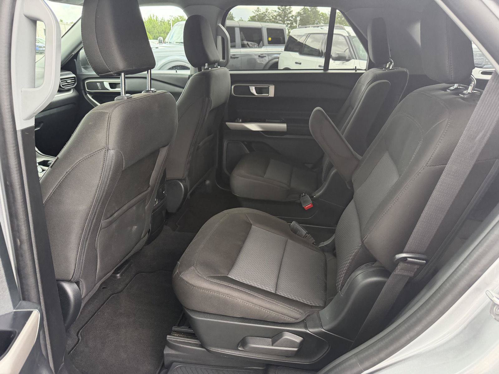 Certified 2023 Ford Explorer XLT RWD image 9