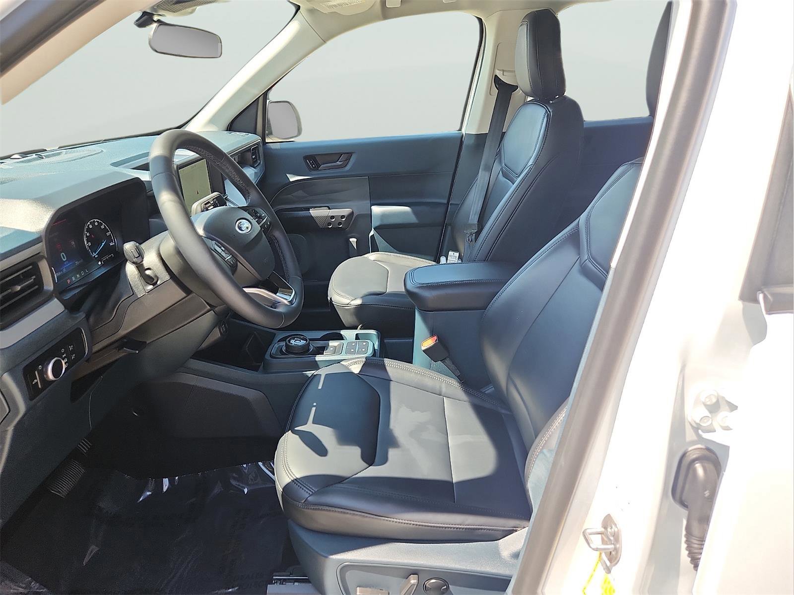 Certified 2024 Ford Maverick Lariat w/ Black Appearance Package image 11