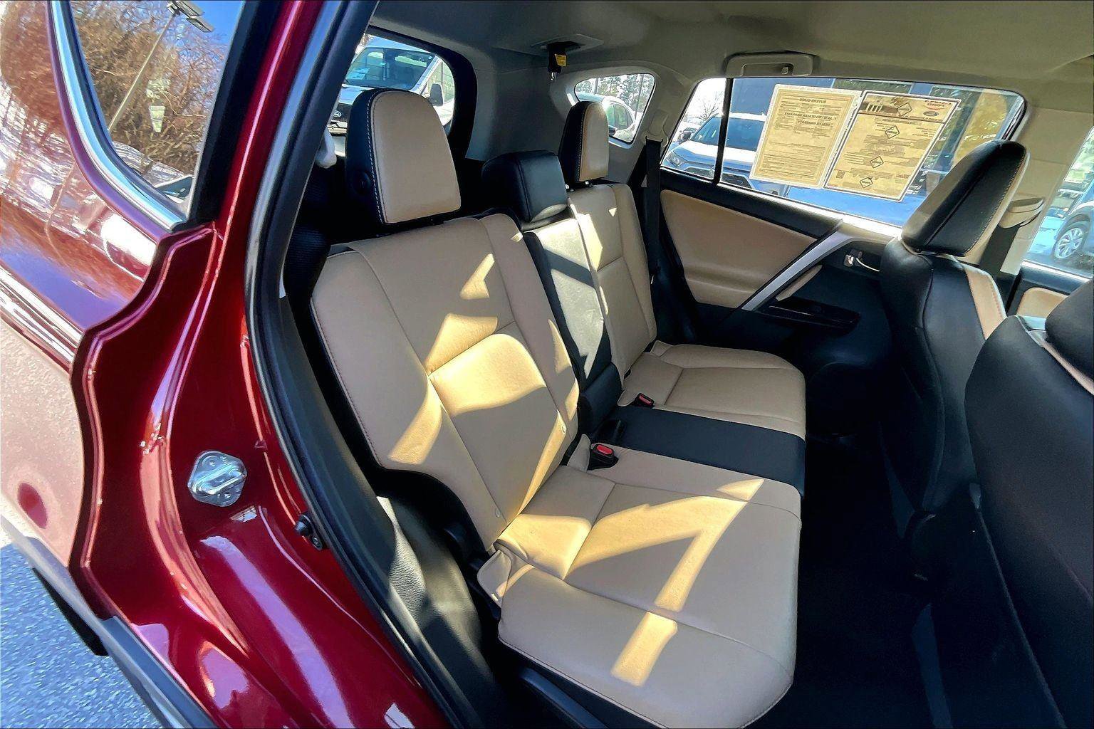 Used 2018 Toyota RAV4 Limited image 27