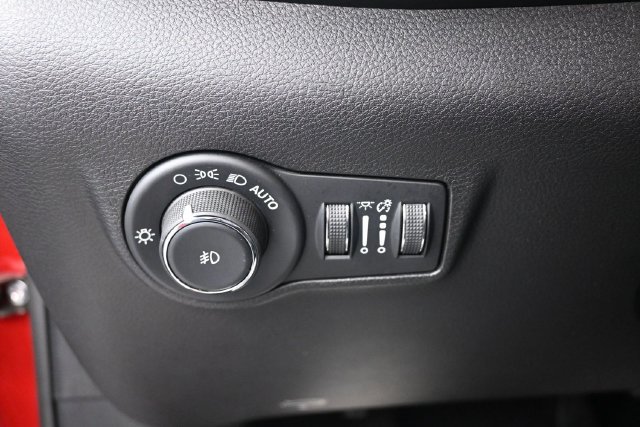 Used 2025 Jeep Compass Trailhawk AWD/4WD image 8