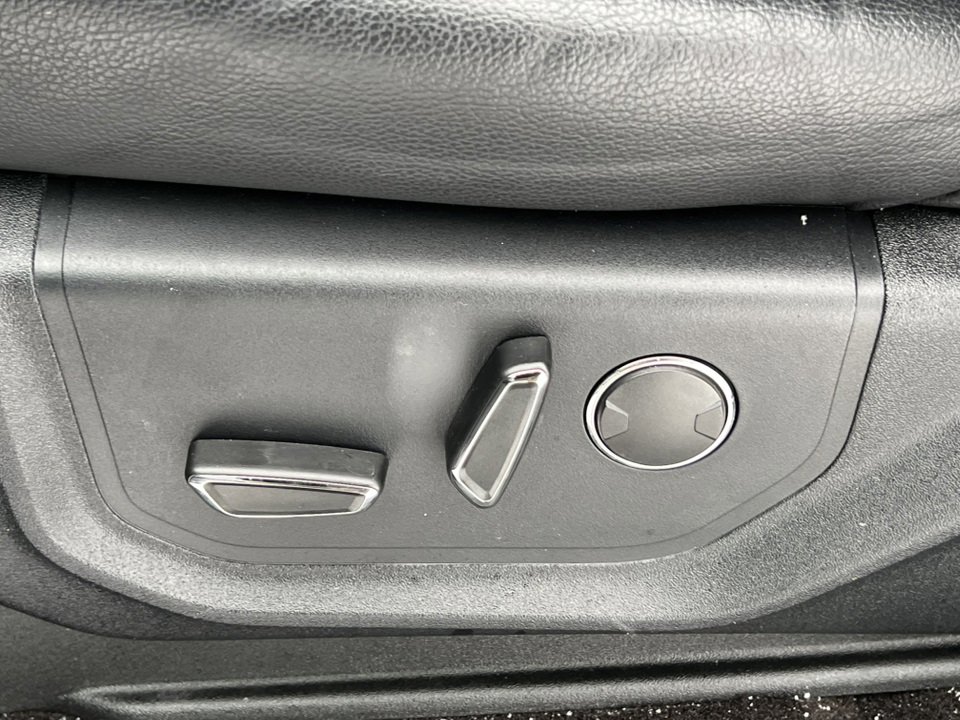 Certified 2020 Ford Expedition Limited w/ Equipment Group 303A image 9