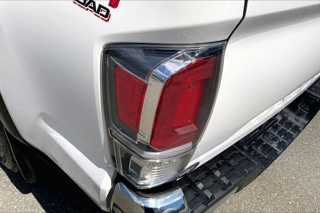 Used 2022 Toyota Tacoma TRD Off-Road AWD/4WD image 28