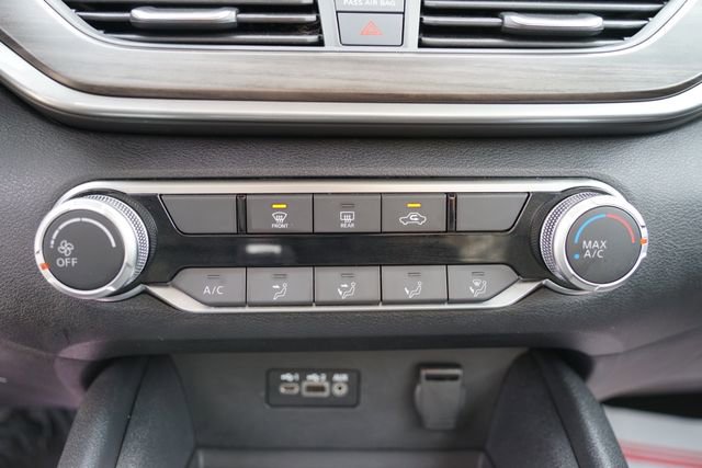 Used 2025 Nissan Altima 2.5 SV FWD image 15