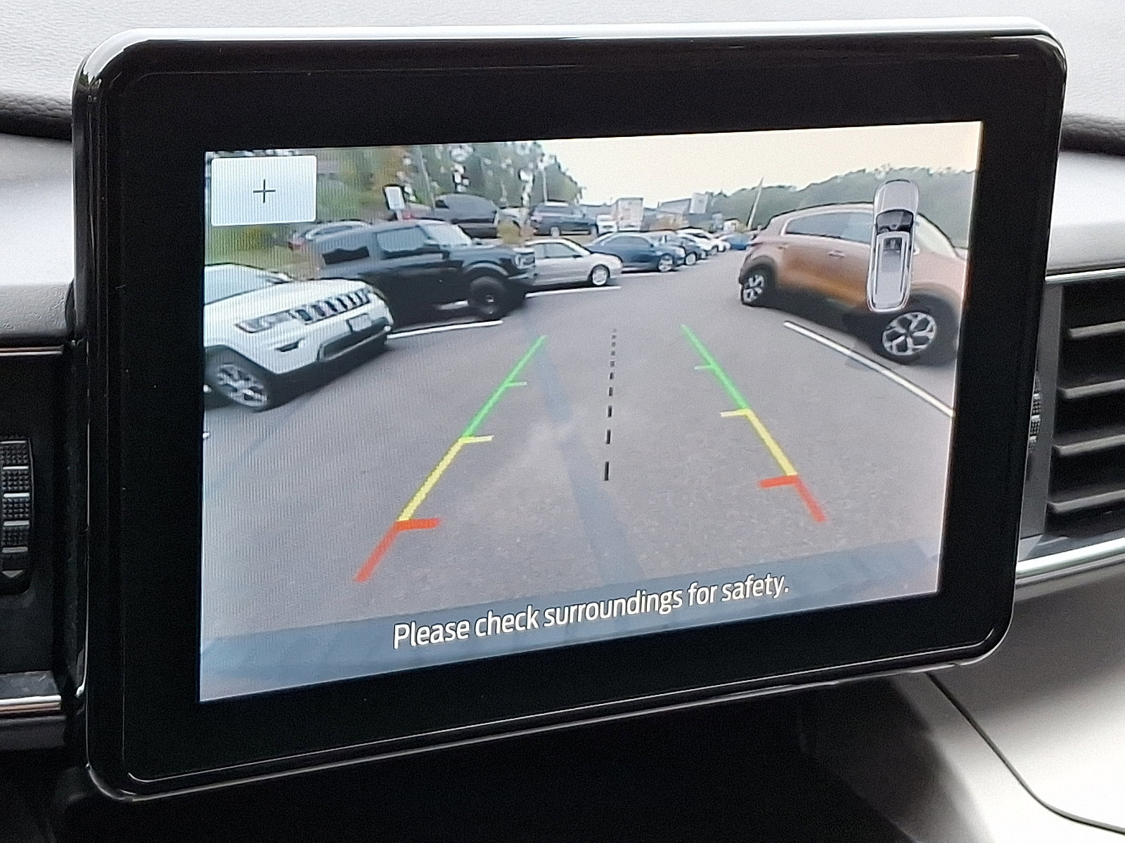 Certified 2022 Ford Explorer XLT w/ Equipment Group 202A image 24