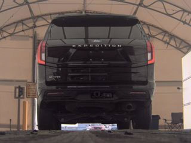 Certified 2025 Ford Expedition Active AWD/4WD image 6