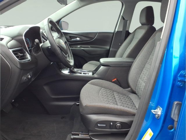 Used 2024 Chevrolet Equinox LT w/ Driver Convenience Package FWD image 17
