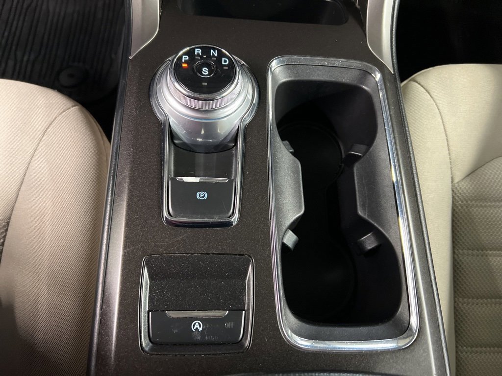 Certified 2018 Ford Fusion SE w/ Fusion SE Technology Package image 16