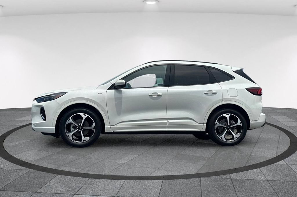 Certified 2023 Ford Escape ST-Line Elite AWD/4WD image 7