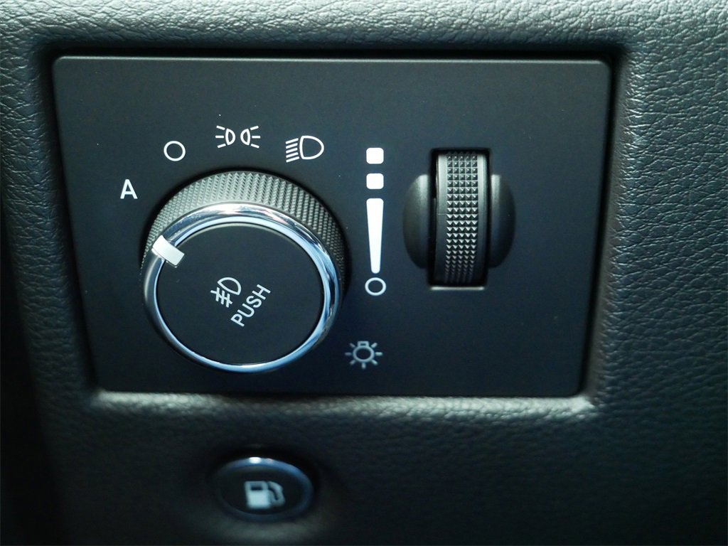 Used 2020 Jeep Grand Cherokee Limited X image 26