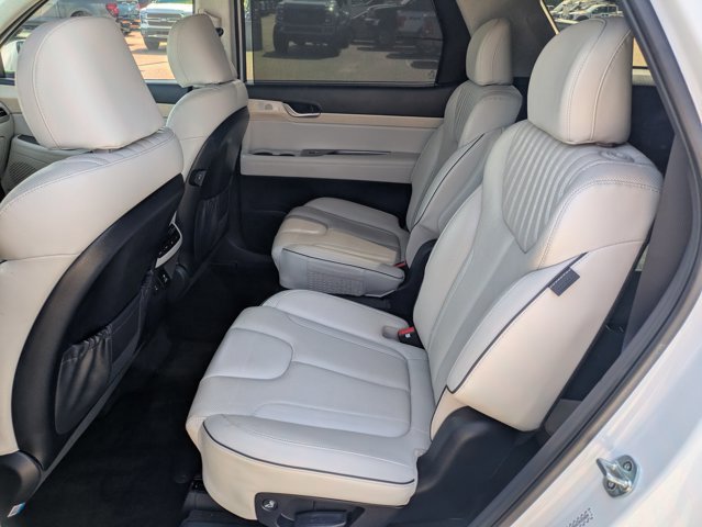 Used 2023 Hyundai Palisade Limited FWD image 16