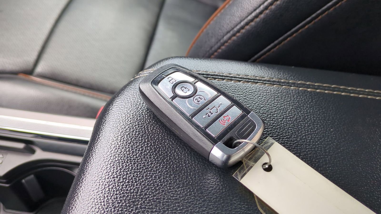 Certified 2025 Ford F350 Lariat w/ Black Appearance Package image 75