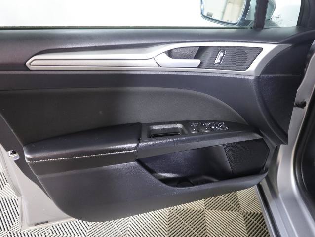 Certified 2020 Ford Fusion SE FWD image 32