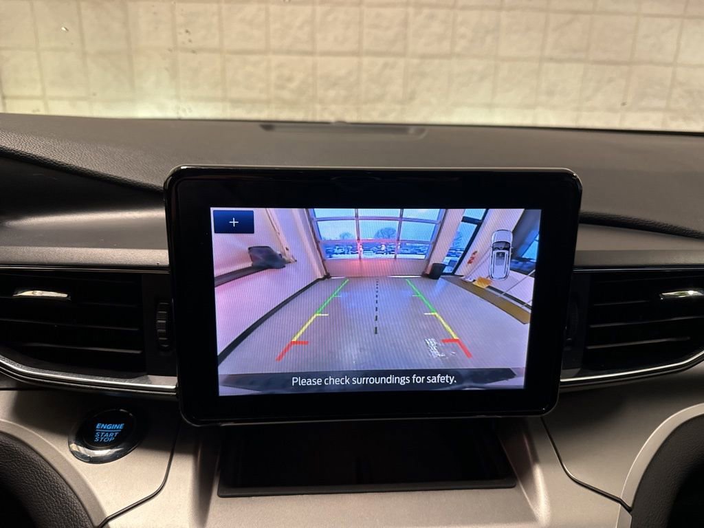 Certified 2022 Ford Explorer XLT w/ Equipment Group 202A image 22