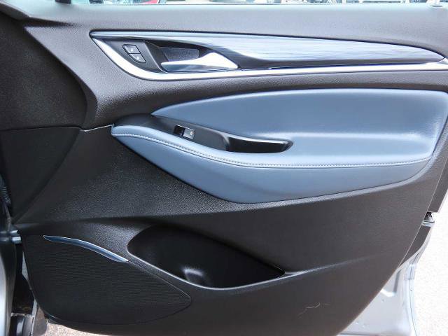 Used 2023 Buick Enclave Essence image 22