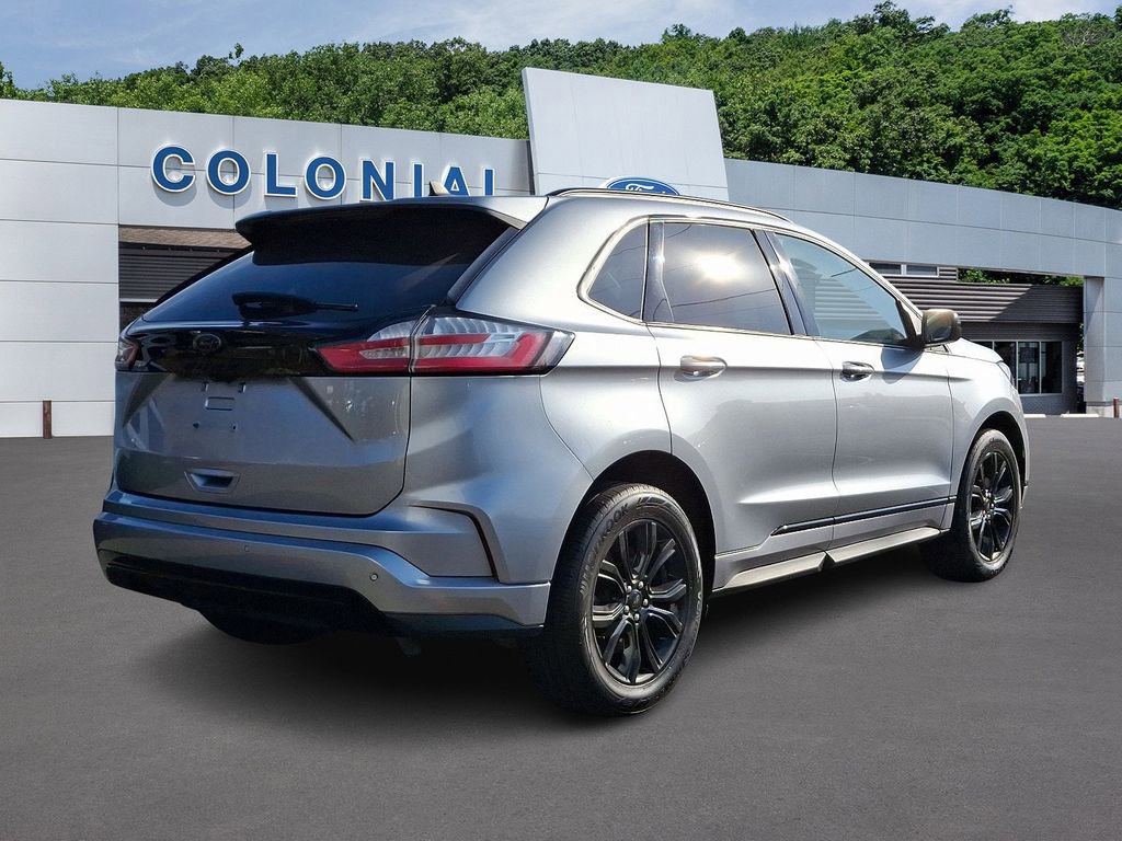 Certified 2022 Ford Edge SE w/ Black Appearance Package image 4