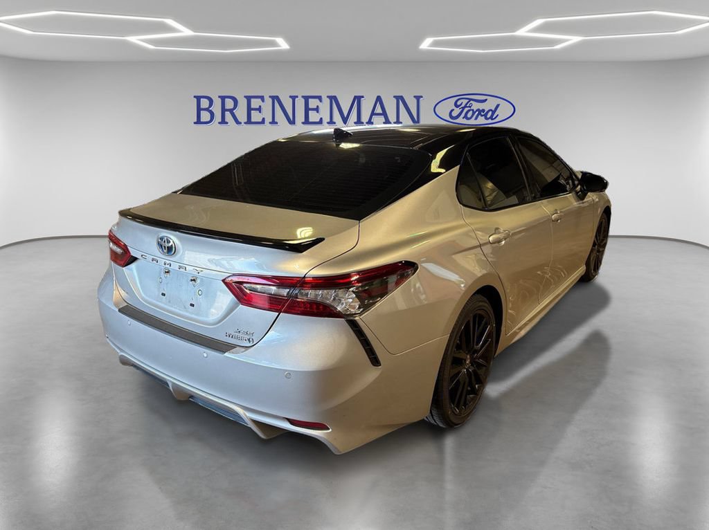 Used 2021 Toyota Camry XSE w/ Navigation Upgrade Package FWD image 6