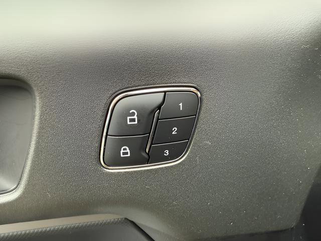 Certified 2025 Ford Bronco Sport Outer Banks w/ Outer Banks Tech Package+ AWD/4WD image 23