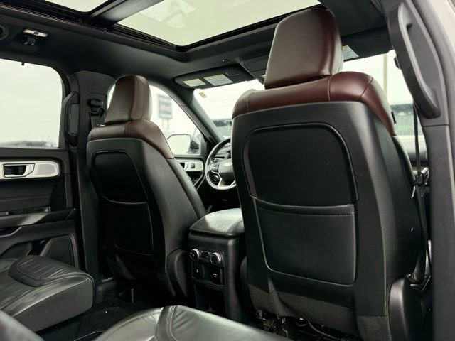 Certified 2020 Ford Explorer Platinum w/ Premium Technology Package image 30