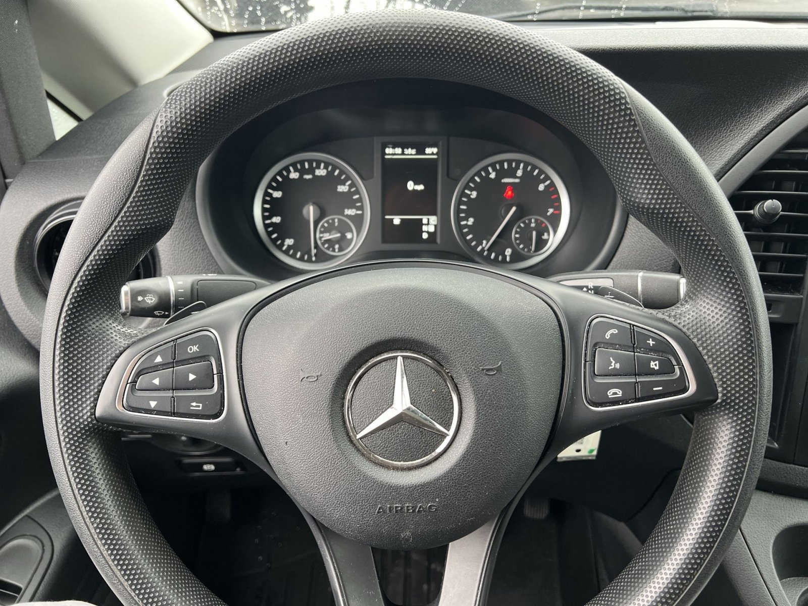 Used 2023 Mercedes-Benz Metris image 16