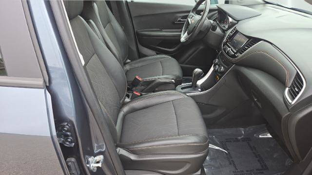 Used 2022 Chevrolet Trax LT w/ LT Convenience Package AWD/4WD image 21