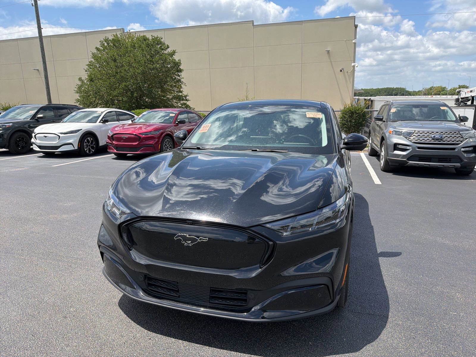 Certified 2025 Ford Mustang Mach-E Premium AWD/4WD image 4