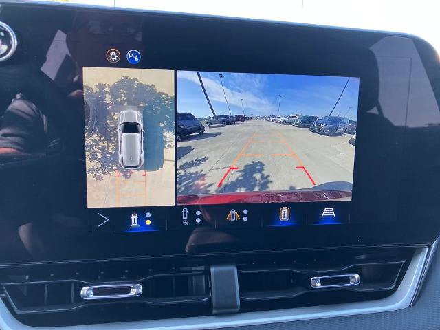 Used 2026 Chevrolet Equinox LT w/ Safety and Technology Package FWD image 27