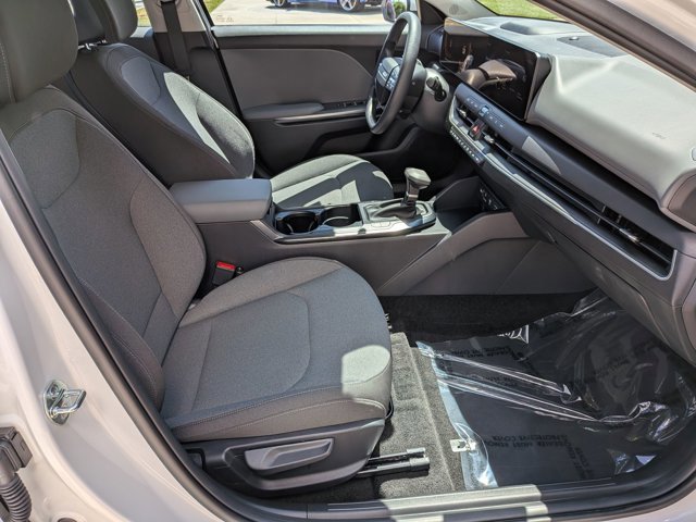 Used 2025 Kia K4 FWD image 36