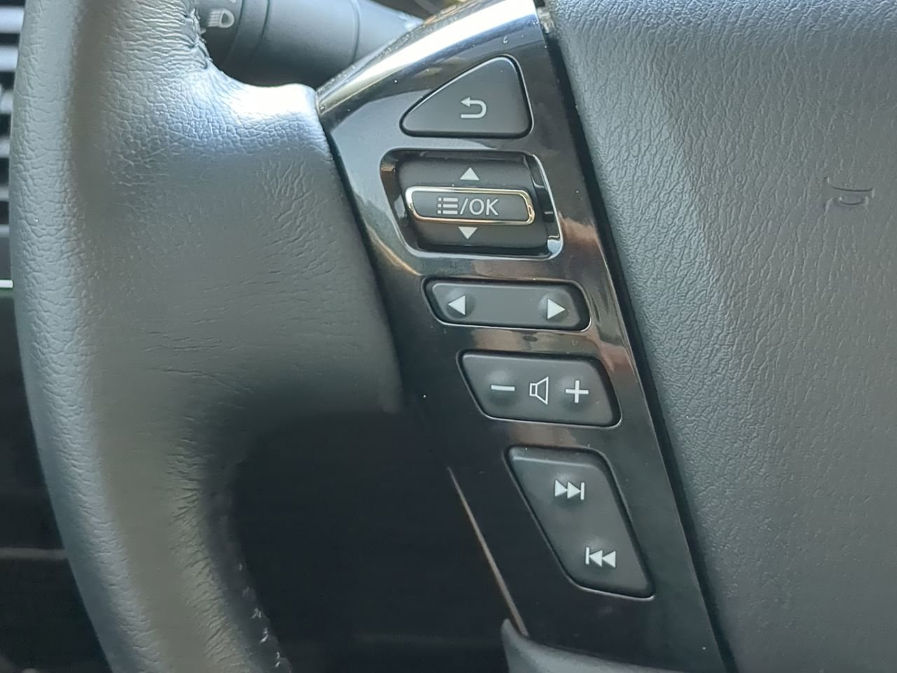 Used 2023 Nissan Armada SV w/ Cargo Package RWD image 22