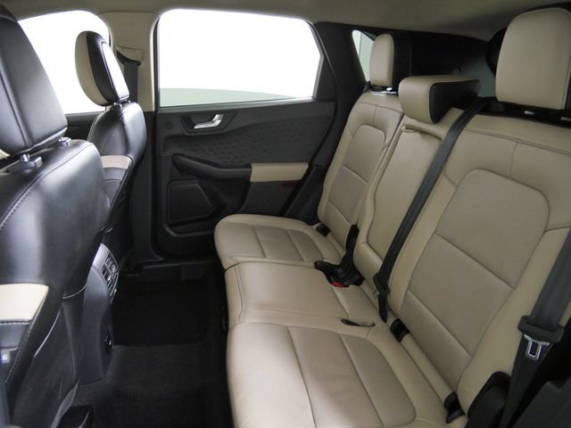 Certified 2020 Ford Escape Titanium AWD/4WD image 19