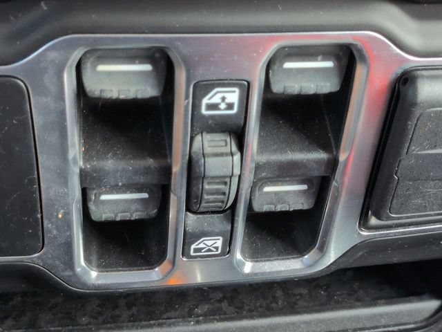 Used 2019 Jeep Wrangler Unlimited Sahara AWD/4WD image 22