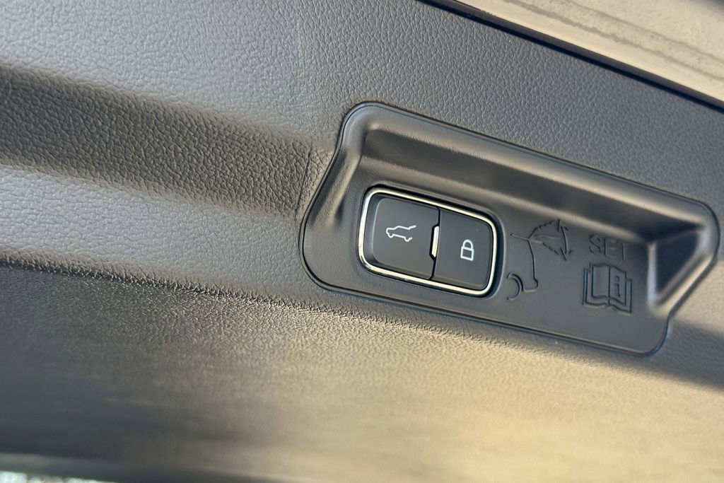 Certified 2025 Ford Explorer ST-Line AWD/4WD image 21