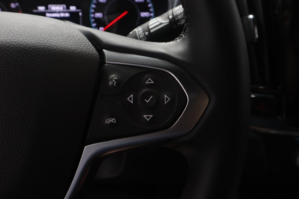 Used 2023 Chevrolet Traverse LT FWD image 23