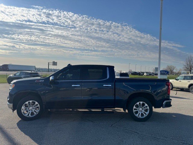 Used 2023 Chevrolet Silverado 1500 LTZ image 2