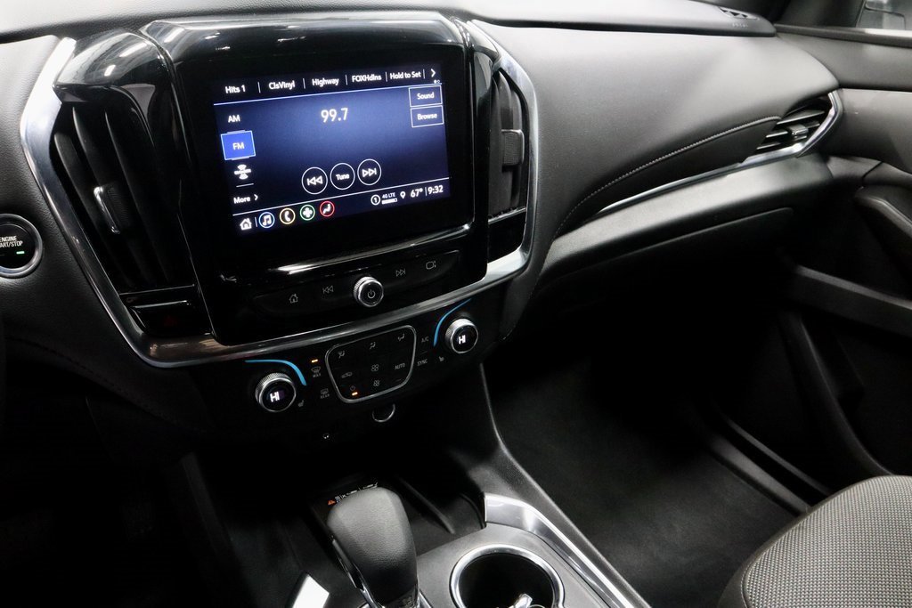 Used 2023 Chevrolet Traverse LT image 30