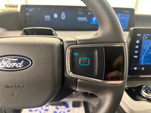 Certified 2025 Ford Expedition Active image 36