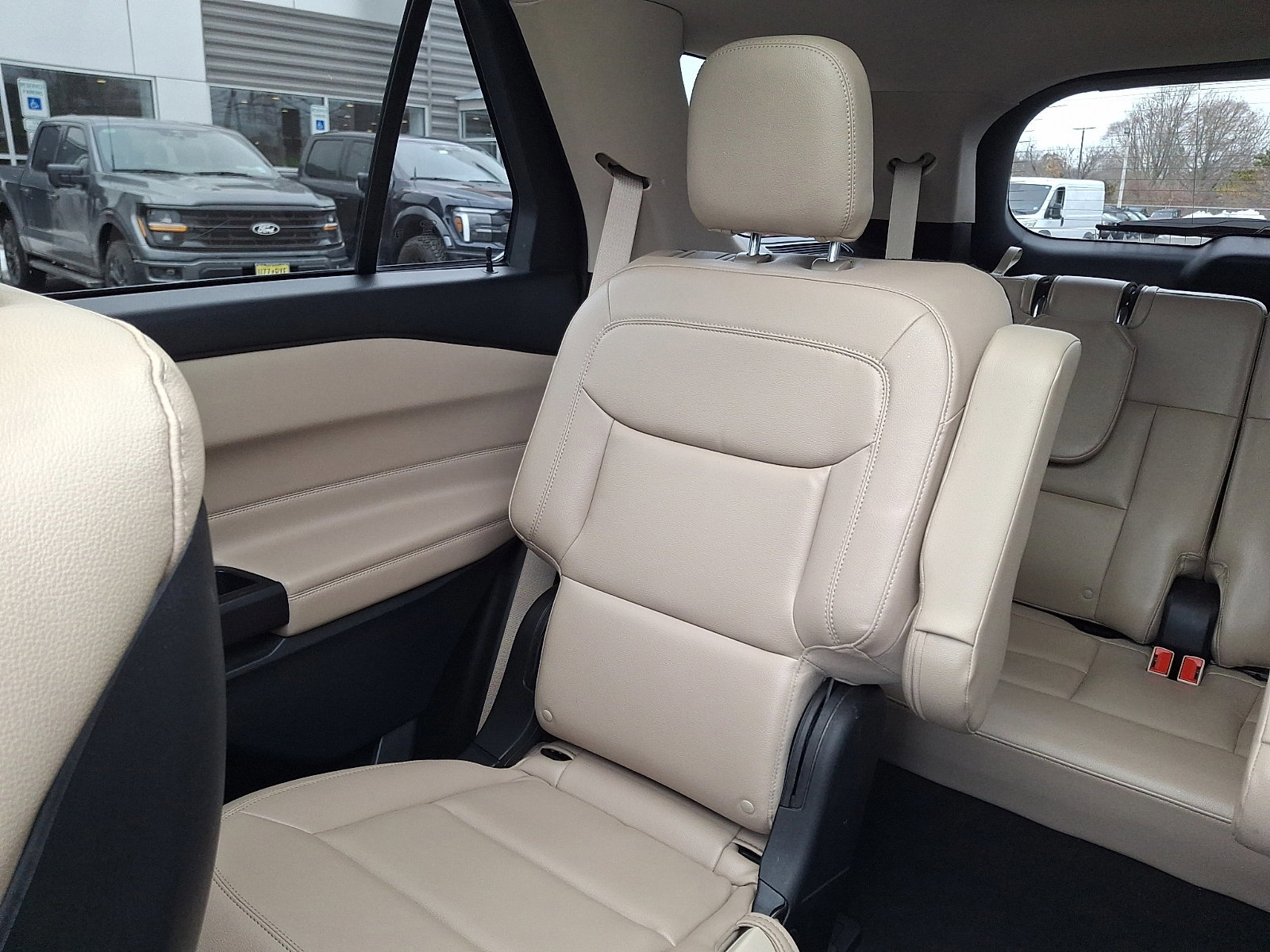 Certified 2020 Ford Explorer XLT w/ Equipment Group 202A image 18