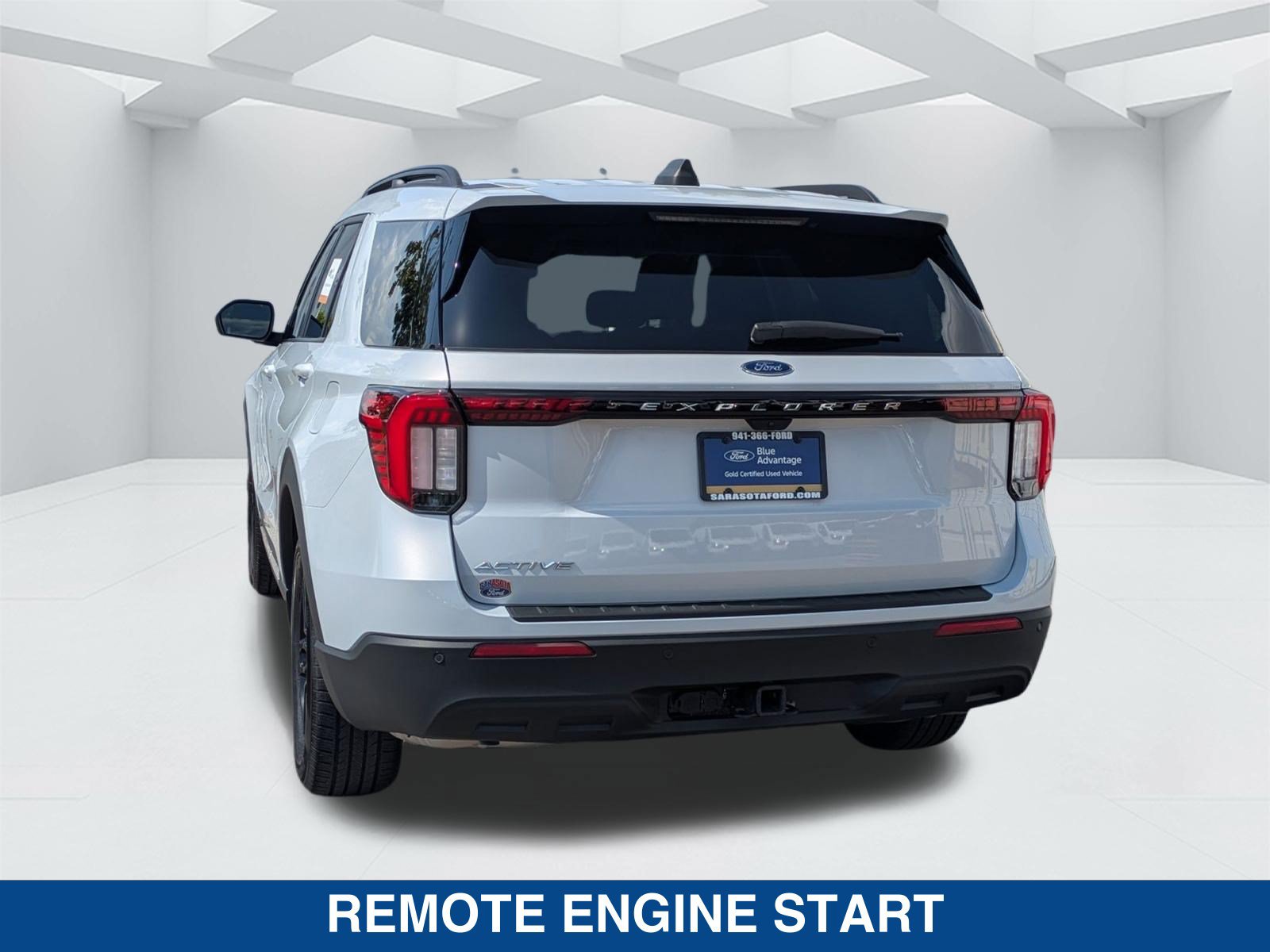 Certified 2025 Ford Explorer Active RWD image 6