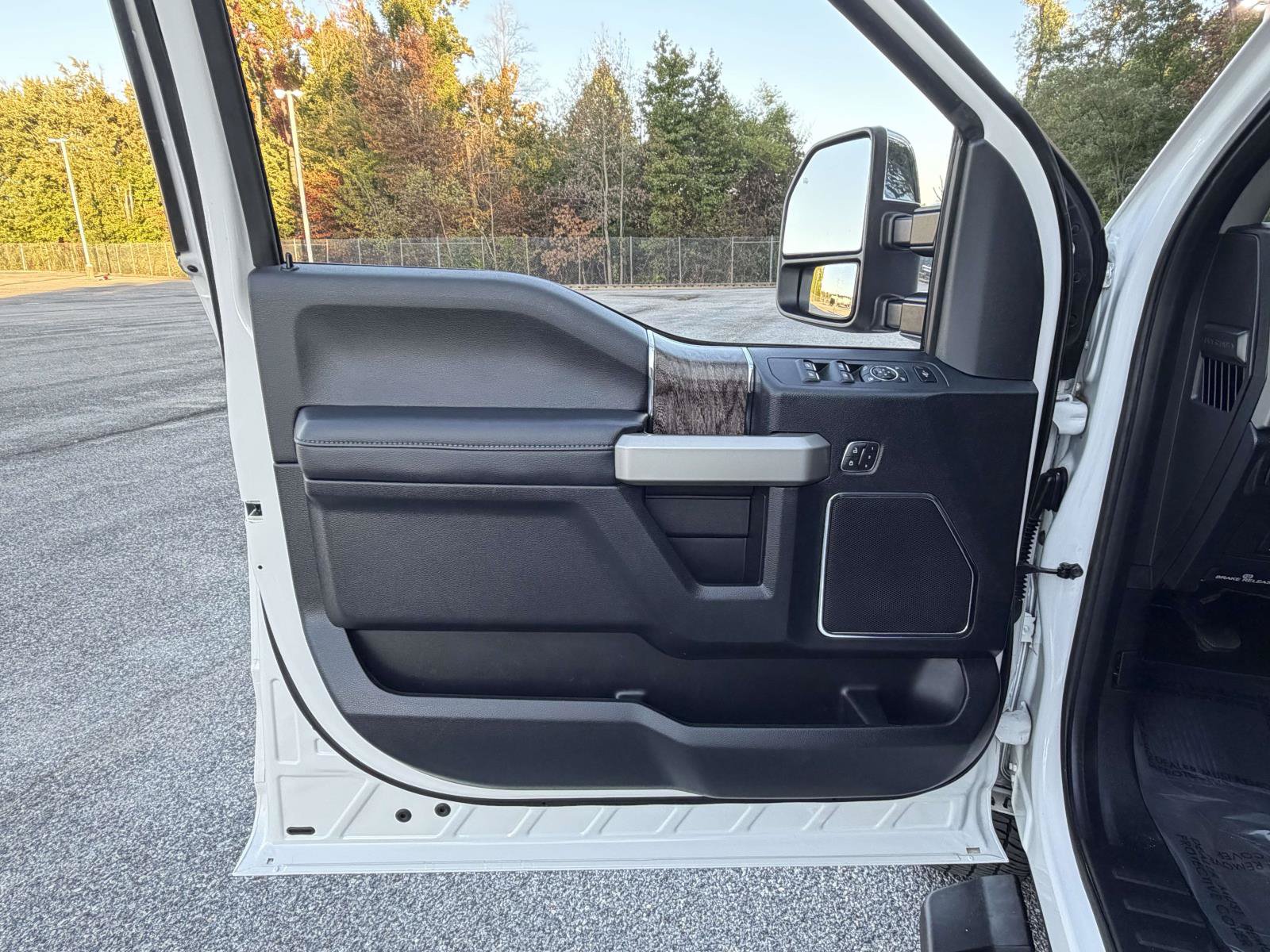 Certified 2019 Ford F250 Lariat w/ Chrome Package AWD/4WD image 17