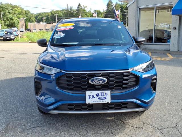 Certified 2023 Ford Escape ST-Line w/ Tech Pack #1 AWD/4WD image 2