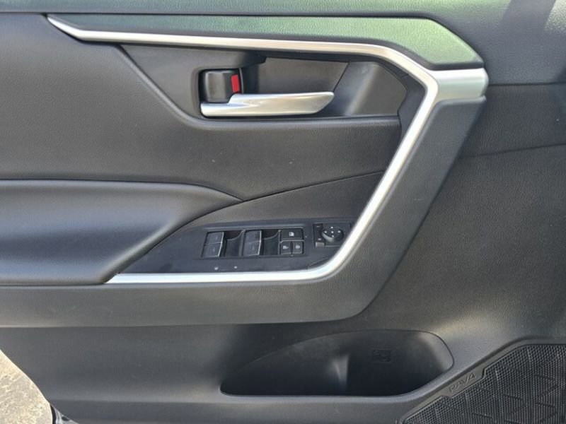 Used 2023 Toyota RAV4 SE AWD/4WD image 33