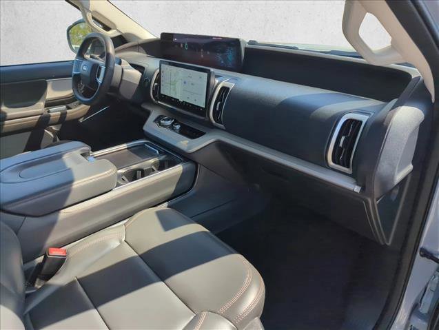 Certified 2025 Ford Expedition Active image 24