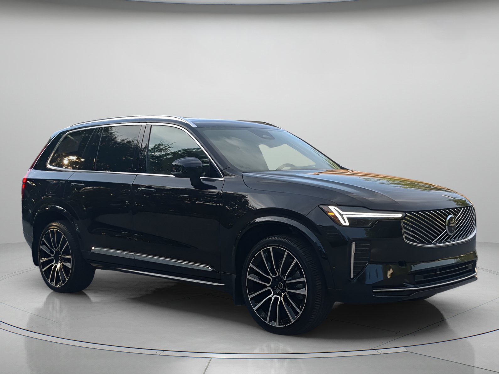 Used 2026 Volvo XC90 B6 Plus w/ Protection Package Premier AWD/4WD image 38