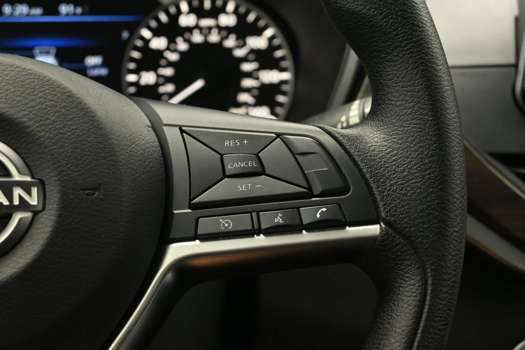 Used 2024 Nissan Altima 2.5 SV FWD image 21
