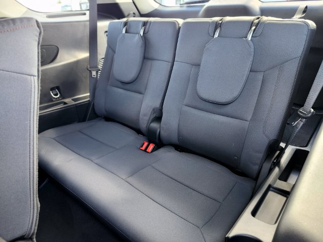 Certified 2025 Ford Explorer Active AWD/4WD image 17