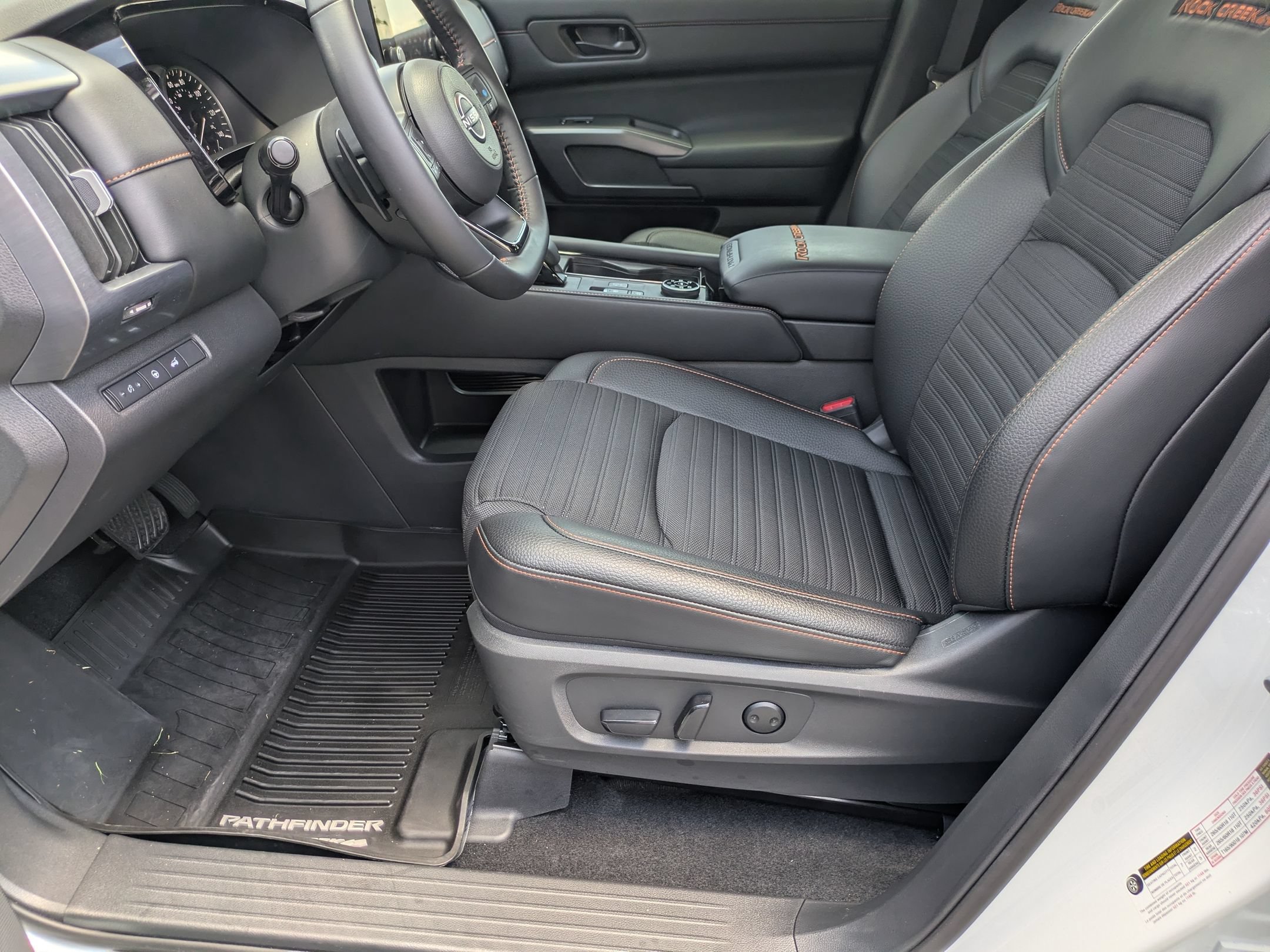 Used 2025 Nissan Pathfinder Rock Creek AWD/4WD image 12