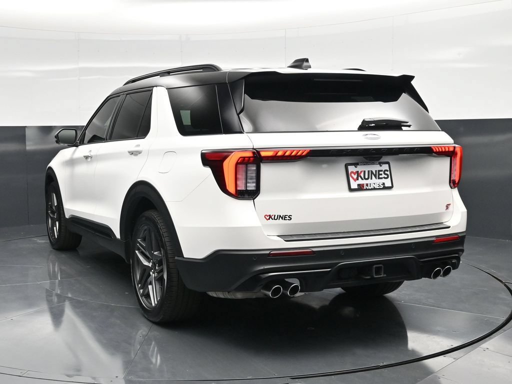 Certified 2025 Ford Explorer ST AWD/4WD image 8