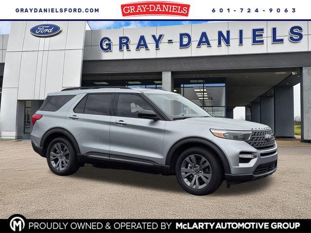 Certified 2022 Ford Explorer XLT w/ Equipment Group 202A RWD image 1