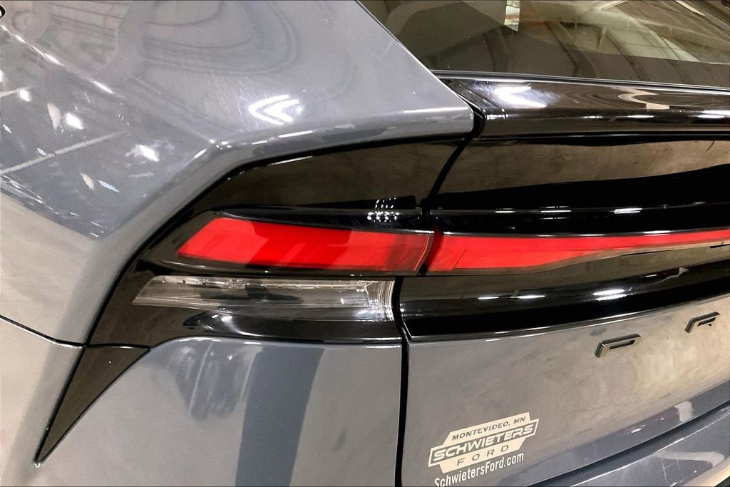 Used 2024 Toyota Prius LE FWD image 27